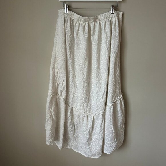 Shyanne Women’s White Eyelet Hi-Low Midi Skirt Off White Cream Size Large - Picture 5 of 7